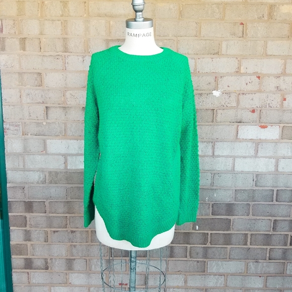 "M" Green knitted sweater - Picture 2 of 11